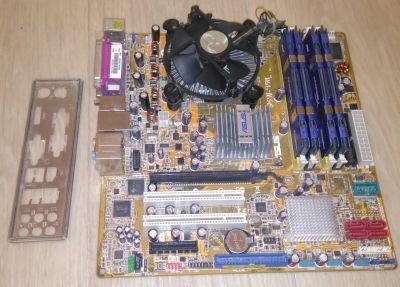 Лот: 18218039. Фото: 1. Asus P5B-VM+ E6320 1,8 Ггц + DDR2... Материнские платы