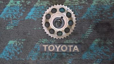 Лот: 9372485. Фото: 1. Шестерня распредвала Toyota Vitz... Двигатель и элементы двигателя