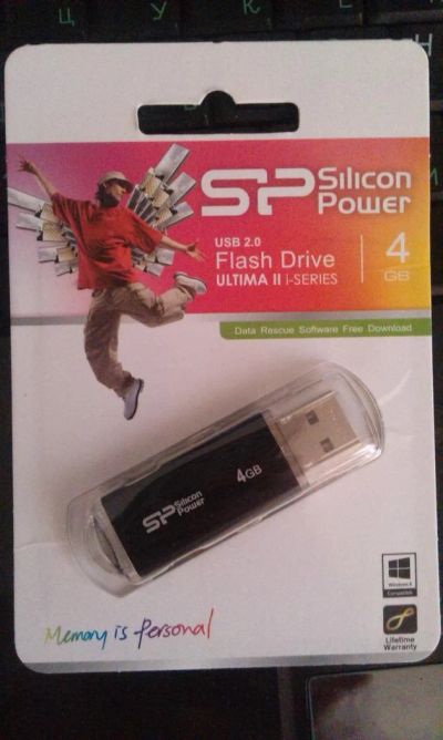 Лот: 5389108. Фото: 1. Флешка 4 ГБ. Строгий и повседневный... USB-флеш карты