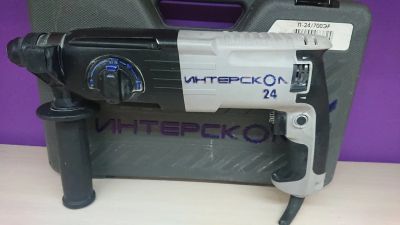Лот: 14056205. Фото: 1. Перфоратор Интерскол П-24/700ЭР... Электроинструмент