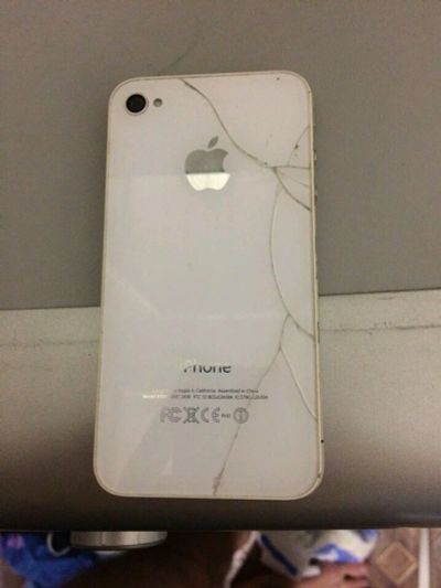Лот: 12668175. Фото: 1. IPhone 4s белый. Смартфоны