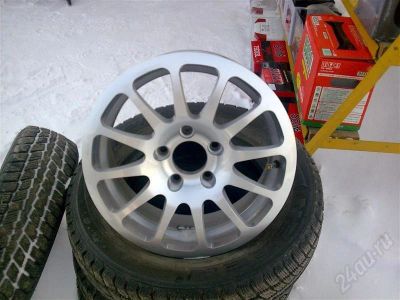 Лот: 261623. Фото: 1. продам литье. на 15 " новое. Шины
