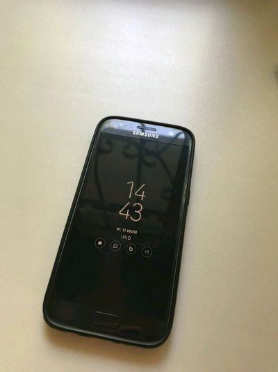 Лот: 11873429. Фото: 1. Samsung s7. Кнопочные мобильные телефоны