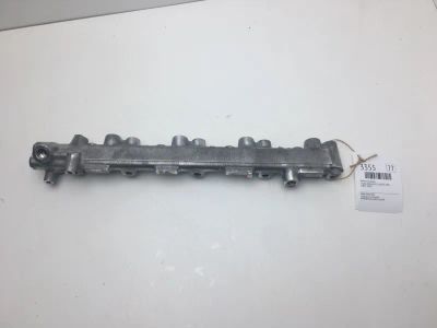 Лот: 20374595. Фото: 1. Рейка топливная Toyota Rav4 2001... Топливная система