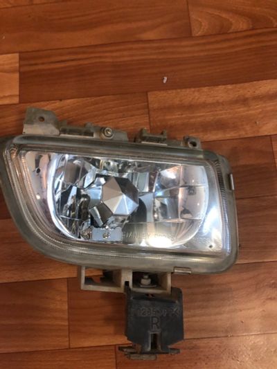 Лот: 19975307. Фото: 1. Противотуманная фара Mazda MPV... Оптика и освещение