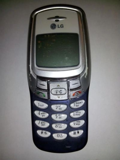 Лот: 6625359. Фото: 1. Телефон LG W3000. Кнопочные мобильные телефоны