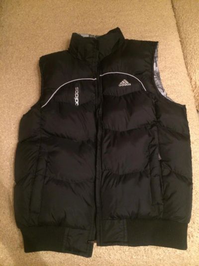 Лот: 6292712. Фото: 1. Жилетка. Жилет. Зимний. Adidas... Верхняя одежда