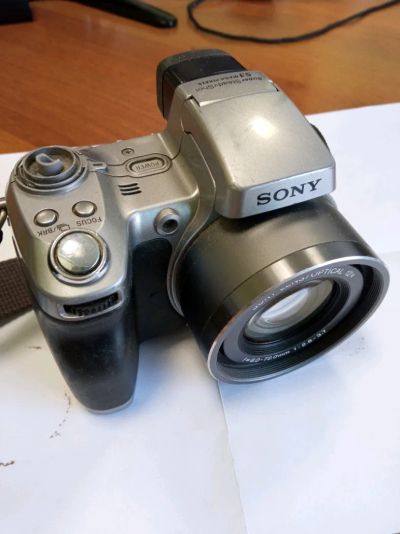 Лот: 19335635. Фото: 1. Цифровой фотоаппарат Sony DSC-H1. Цифровые компактные