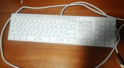 Лот: 4927772. Фото: 1. Клавиатура Oklick 555 S White. Клавиатуры и мыши