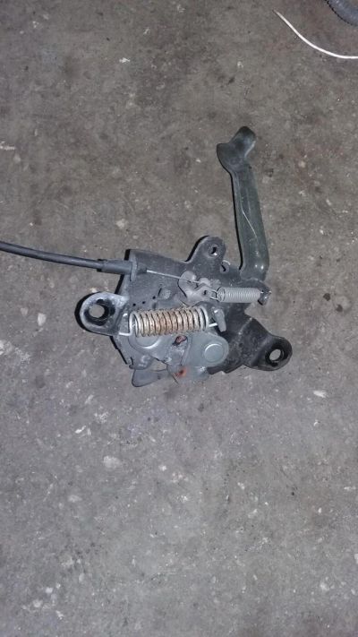 Лот: 10226041. Фото: 1. замок капота Toyota Alion. Кузов