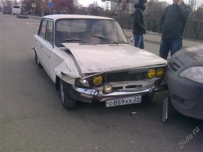 Лот: 2216244. Фото: 1. ваз 2106 аварийная. Автомобили