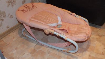 Лот: 3614927. Фото: 1. Шезлонг детский HAPPY BABY. Ходунки, прыгунки, качели