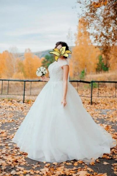 Лот: 14926632. Фото: 1. свадебное платье с кружевом и... Свадебные платья