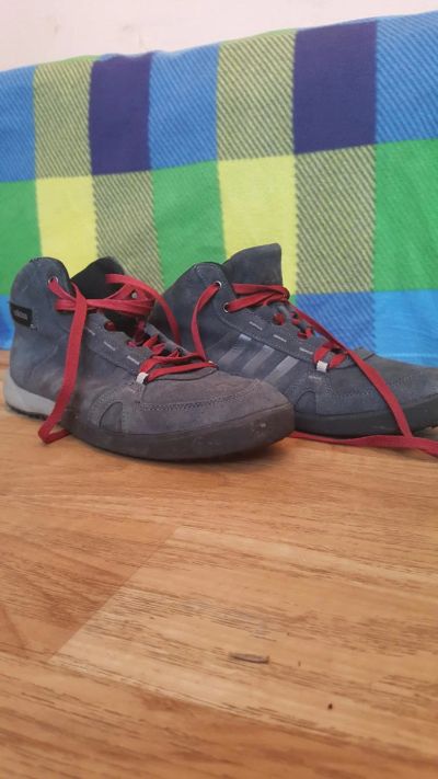 Лот: 10679021. Фото: 1. Зимние кроссовки Adidas. Ботинки, полуботинки