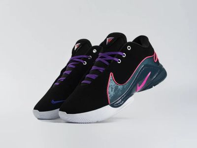 Лот: 25328871. Фото: 1. Кроссовки Nike Lebron XXII. Кеды, кроссовки, слипоны