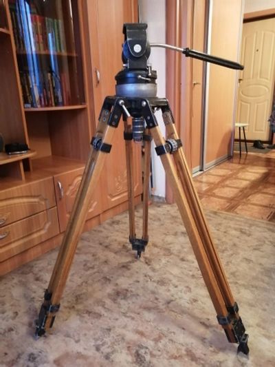 Лот: 18125089. Фото: 1. Штатив деревянный ссср. Штативы, держатели