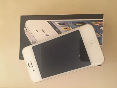 Лот: 5486815. Фото: 1. iPhone 4 8 Gb. Смартфоны