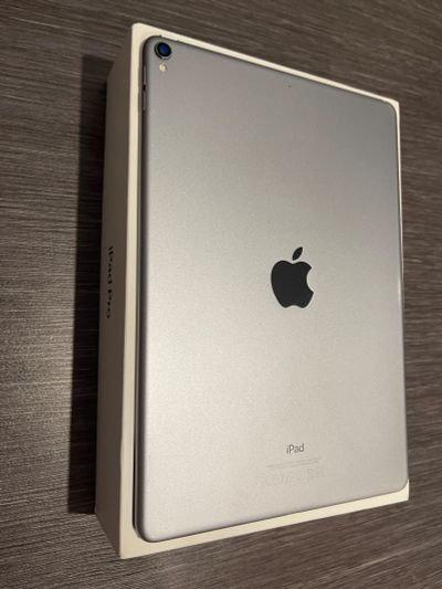 Лот: 19054788. Фото: 1. Apple iPad Pro 10,5" 64Gb Wi-Fi... Планшеты