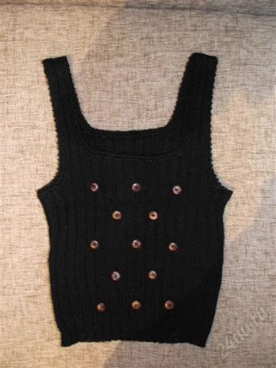 Лот: 1218365. Фото: 1. Теплая вязаная желетка. Свитеры, толстовки, худи