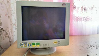 Лот: 13495419. Фото: 1. Монитор 17 Samtron 76bdf. ЭЛТ-мониторы