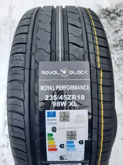 Лот: 24614430. Фото: 1. Летняя резина 235/45 R-18 "Royal... Шины