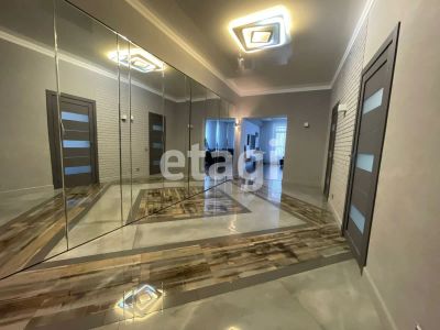 Лот: 25292252. Фото: 1. 3-комн. квартира , Красноярск... Квартиры, студии