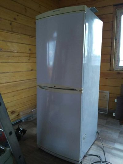 Лот: 9896739. Фото: 1. Холодильник LG. Холодильники, морозильные камеры