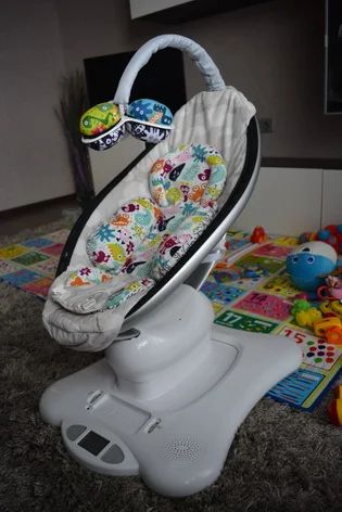 Лот: 6362099. Фото: 1. Качеля шезлонг 4moms Mamaroo с... Ходунки, прыгунки, качели