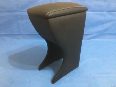 Лот: 17588855. Фото: 1. Подлокотник Toyota Corolla Spacio... Салон