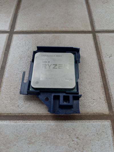 Лот: 19244857. Фото: 1. Процессор AMD Ryzen 5 3500X OEM. Процессоры