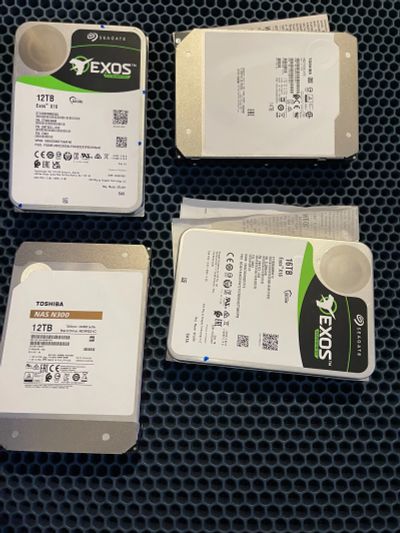 Лот: 25882178. Фото: 1. Жесткий диск 16тб, HDD, SATA. Жёсткие диски (HDD)