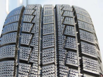 Лот: 10639962. Фото: 1. R17 225/45 продам 2 шины hankook... Шины