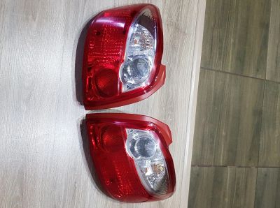 Лот: 16053618. Фото: 1. Задние фонари toyota auris. Оптика и освещение