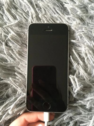 Лот: 10307683. Фото: 1. iPhone 5s, 16 gb. Смартфоны