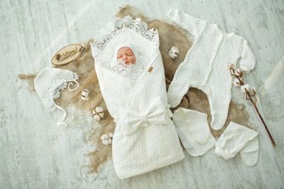 Лот: 16263833. Фото: 1. Комплект (одеяло-плед)на выписку... Костюмы, пиджаки, комбинезоны
