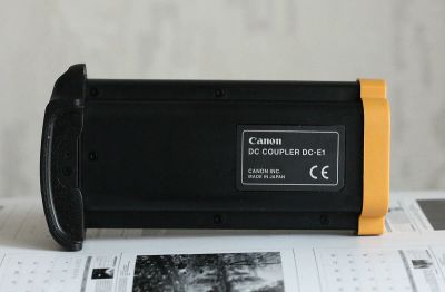 Лот: 10856419. Фото: 1. coupler dc-e1 Canon 1Ds 1Ds MkII... Батарейные блоки, ручки
