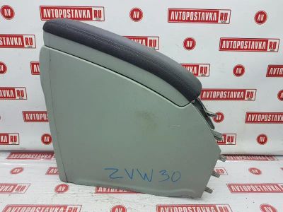 Лот: 20899452. Фото: 1. Подлокотник Toyota Prius ZVW30... Двигатель и элементы двигателя