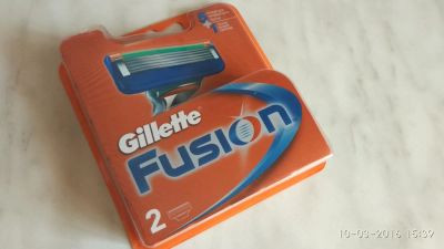 Лот: 7071154. Фото: 1. Gillette Fusion 2 лезвия 100... Средства личной гигиены 