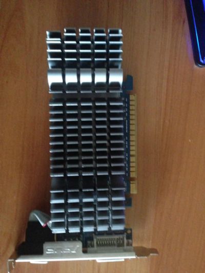 Лот: 9032050. Фото: 1. Видеокарта GeForce GT 520. Видеокарты