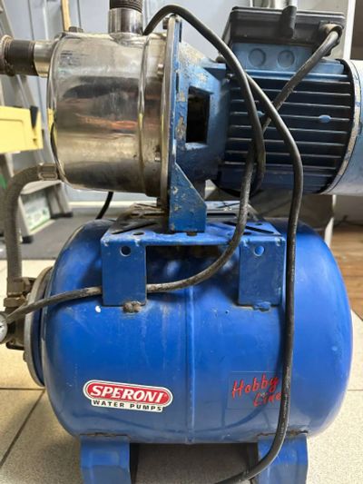 Лот: 25899700. Фото: 1. Насосная станция неисправна (читайте... Насосы садовые, мотопомпы