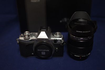 Лот: 17337436. Фото: 1. Olympus om-d e-m5 mark ii + 12-40... Цифровые беззеркальные со сменной оптикой