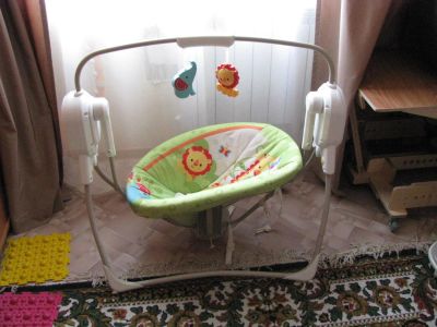 Лот: 10211769. Фото: 1. Детские электрокачели Fisher Price. Ходунки, прыгунки, качели