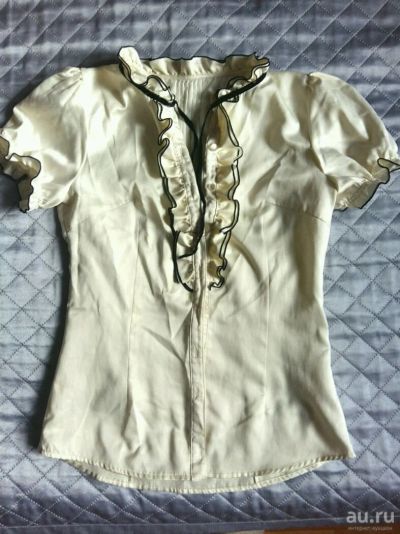 Лот: 10036557. Фото: 1. Блузка молочного цвета. Рубашки, блузки, водолазки