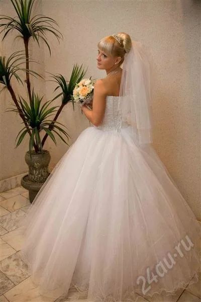 Лот: 660672. Фото: 1. Свадебное платье. Другое (свадебная мода)