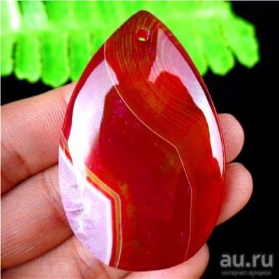 Лот: 9175082. Фото: 1. Delicate White&Red Druzy Geode... Драгоценные и поделочные камни