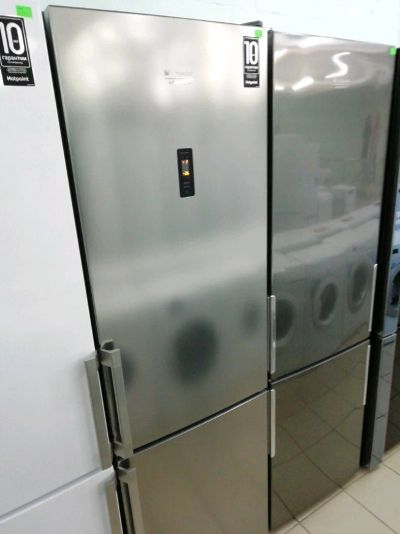 Лот: 12489960. Фото: 1. Холодильник Ariston HFP 6200 X. Холодильники, морозильные камеры