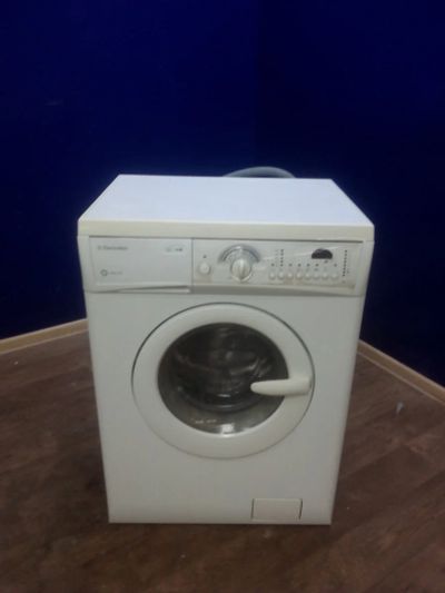 Лот: 11177997. Фото: 1. Стиральная машина Electrolux EWS... Стиральные машины