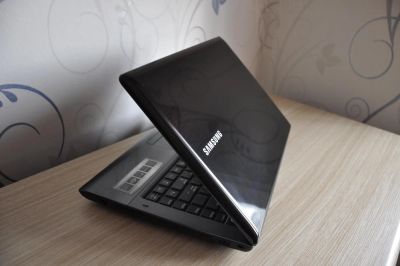 Лот: 8416460. Фото: 1. Ноутбук Sumsung R440 /Intel Pentium... Ноутбуки