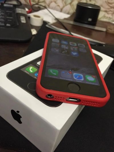 Лот: 5884654. Фото: 1. iPhone 5s 16Gb Space Gray. Идеальное... Смартфоны