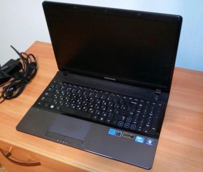 Лот: 11091338. Фото: 1. Ноутбук 15.6'' Samsung NP300E5A... Ноутбуки